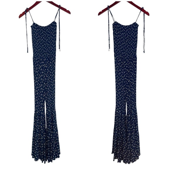 Blue life fiesta jumpsuit ditsy floral flare leg smocked navy women’s XS - Picture 4 of 10
